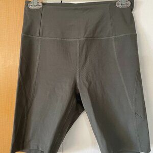 Girlfriend Collective Compressive Bike Shorts